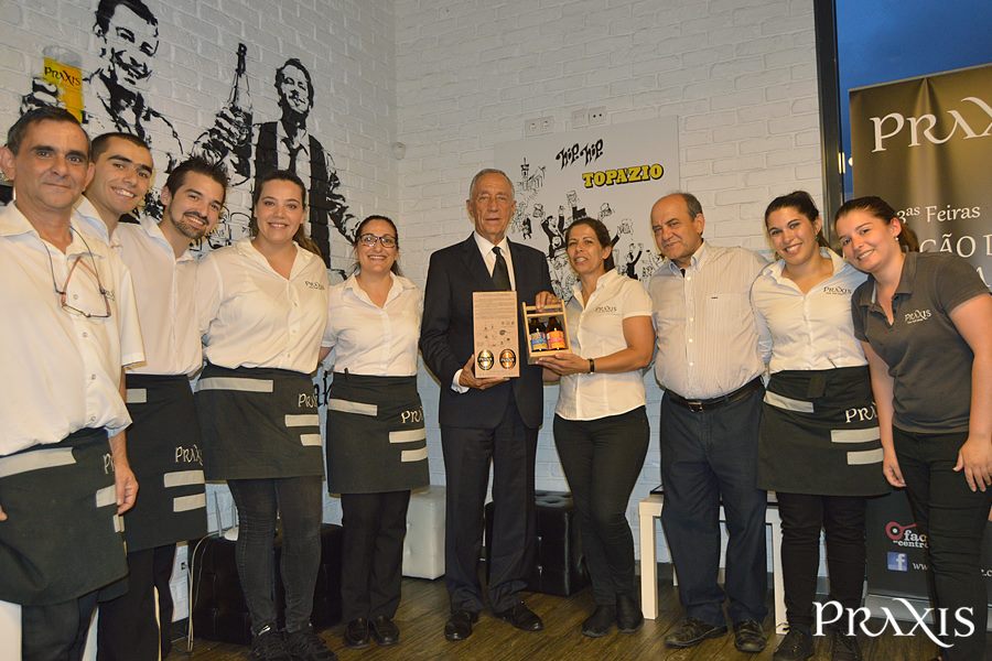 , tendo sido presenteado com duas garrafas do 1.º lote de produção das cervejas ÓNIX e TOPÁZIO que, juntamente com a Sociedade Central de Cervejas, a PRAXIS resgatou do património cervejeiro que marcou, durante décadas, a produção nacional de cerveja.