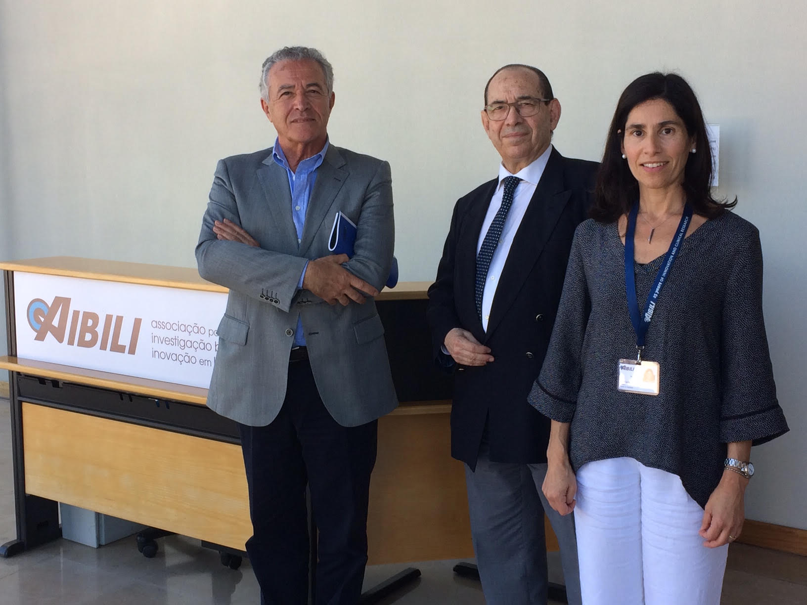 Na fotografia O Prof. Dr. Cunha Vaz, "pai" da AIBILI e a administradora Dra. Cecília Martinho.