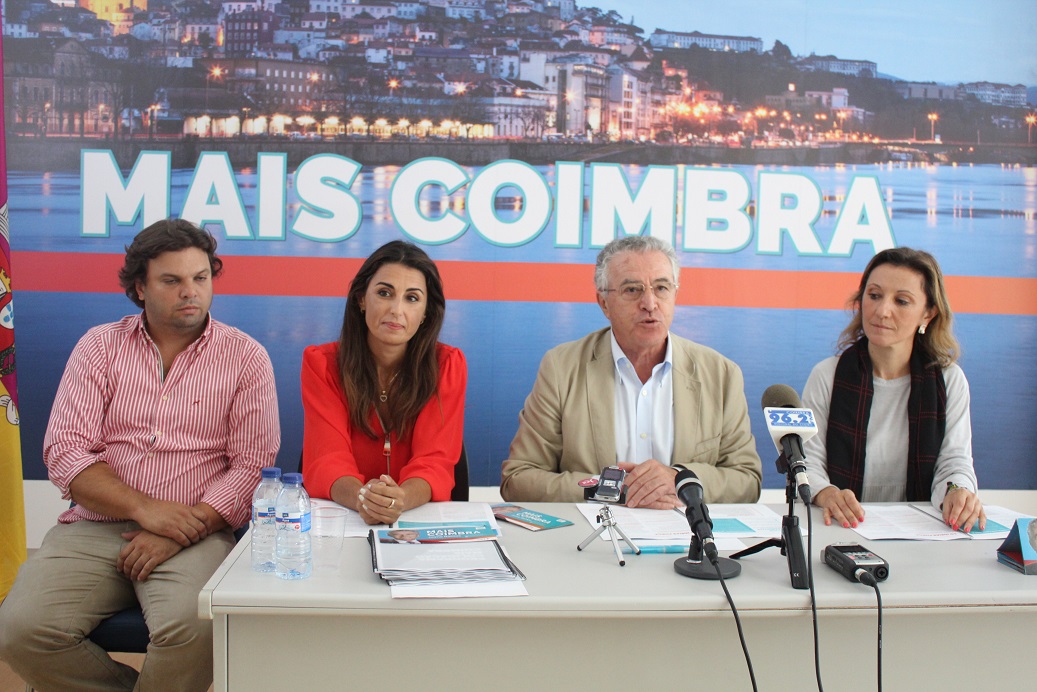 Da esquerda para a direita: Paulo Leitão (Nº 3 CMC), Teresa Anjinho (Nº 1 AMC), Jaime Ramos (Nº 1 AMC) e Madalena Abreu (Nº 2 CMC).