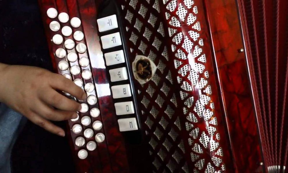 A concertina vacilou mas retomou importância na música portuguesa