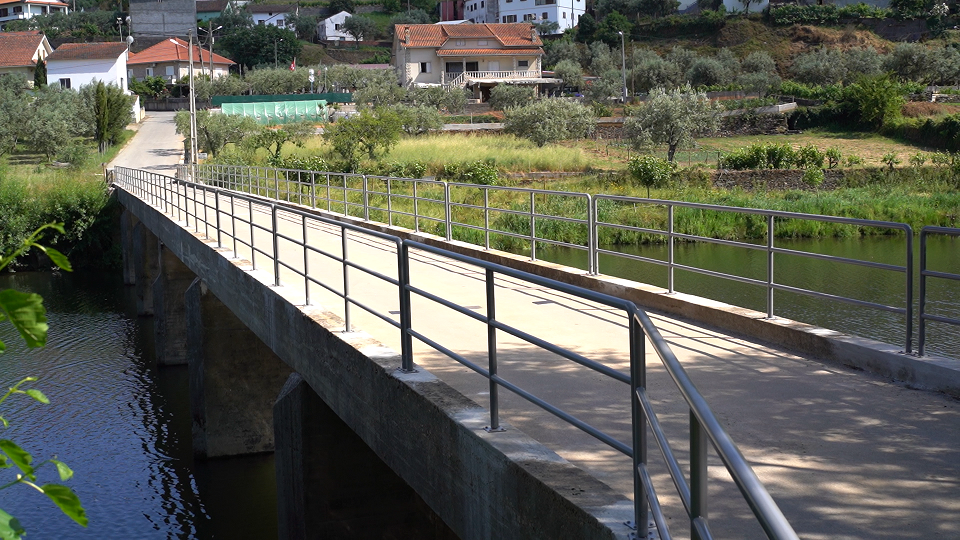 https://www.noticiasdecoimbra.pt/wp-content/uploads/2020/05/Substitui%C3%A7%C3%A3o-de-gradeamento-na-ponte-Porto-de-Vacas-3.png