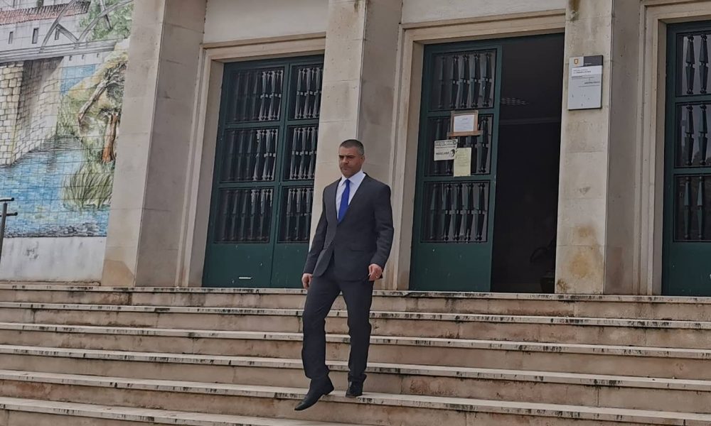 Dez Pessoas Detidas Em Manifestacao De Apoio A Juiz Negacionista Sem Mascara E Sem Distanciamento Noticias De Coimbra