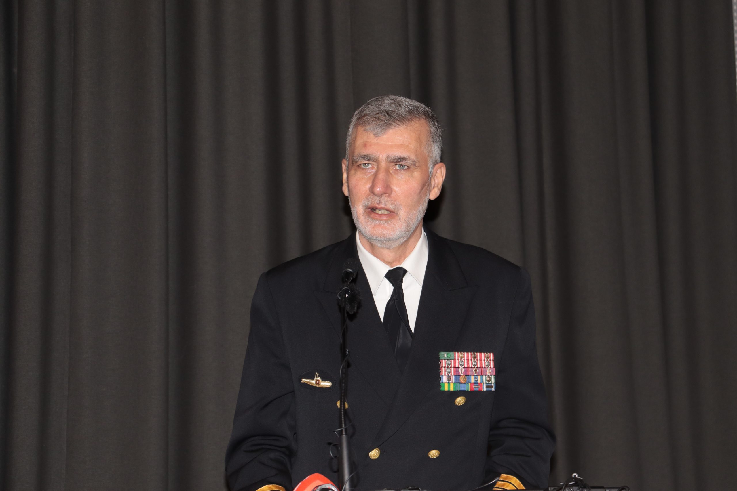 Gouveia e Melo pede rapidez no regresso de estabilidade após crise do ...