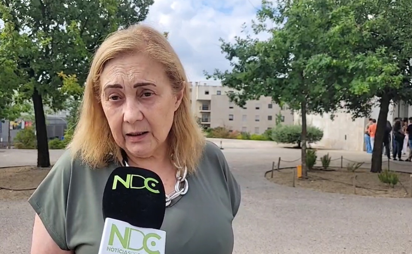 “Pantanal de desinformação”: Diretora da Escola Secundária Avelar Brotero revela drama dos alunos à espera das notas